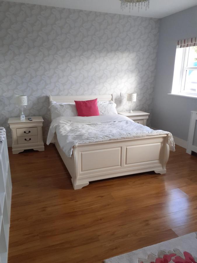 Private Room In Superb House Bed 1 Nobber エクステリア 写真