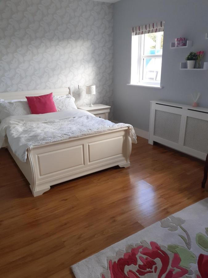 Private Room In Superb House Bed 1 Nobber エクステリア 写真