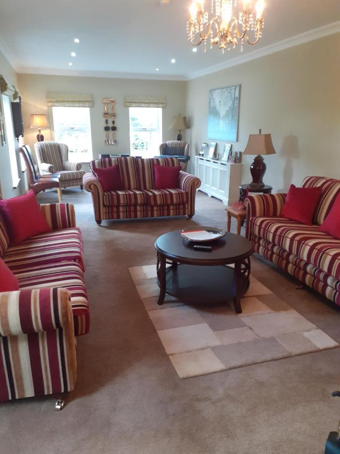 Private Room In Superb House Bed 1 Nobber エクステリア 写真