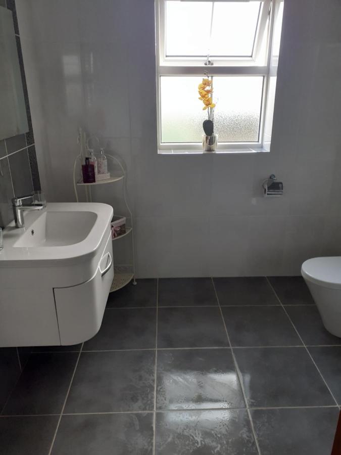 Private Room In Superb House Bed 1 Nobber エクステリア 写真